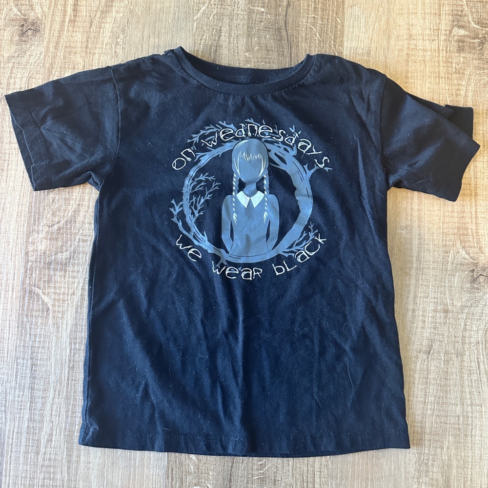 Wednesday Adams Short Sleeve Graphic T-shirt
Size S‎ (6/7)